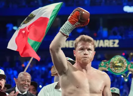 Canelo Álvarez derrota a William Scull por decisión unánime