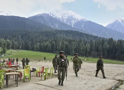 Pakistán prueba misil balístico mientras crecen tensiones con India