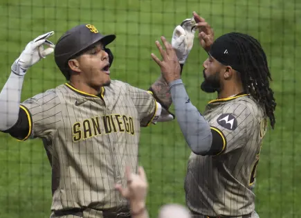 Fernando Tatis Jr. anota la carrera decisiva en un emocionante juego de béisbol