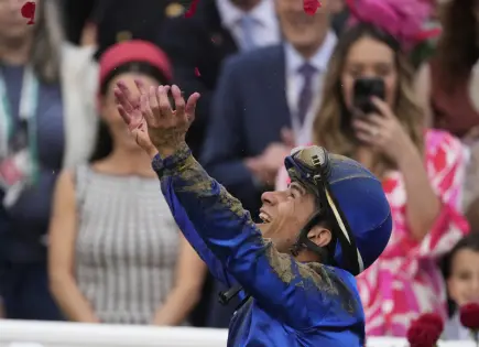 Triunfo de Junior Alvarado en el Derbi de Kentucky