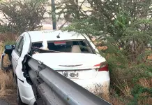 Muere conductor al chocar contra barra metálica en la Carretera 57 Muere conductor al chocar contra barra metálica en la Carretera 57