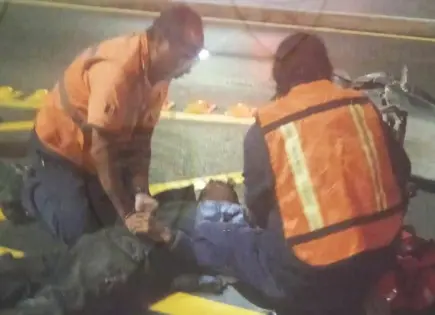 Se accidentan motociclistas en Salvador Nava