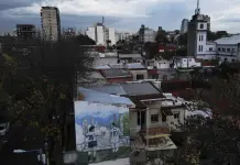 Director médico dice que Maradona era muy difícil y que desaconsejó su internación domiciliaria Director médico dice que Maradona era muy difícil y que desaconsejó su internación domiciliaria