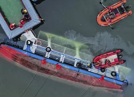 Vuelcan cuatro barcos en China; 10 muertos