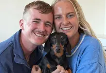 Emotivo reencuentro de un perro salchicha perdido en Australia