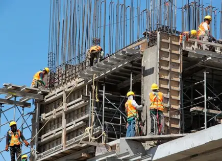En contracción, industria de la construcción