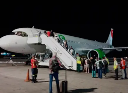 Llevan a La Habana a pasajeros por falla en vuelo Miami-Mérida