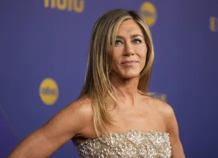 Acusan de acoso a hombre que chocó auto en casa de Jennifer Aniston