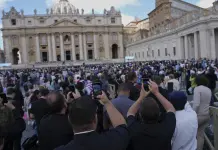 ¿Cuántos días y votos se necesitan para elegir un papa?