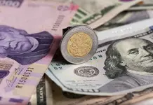 Peso se deprecia frente al dólar y cierra en 19.63