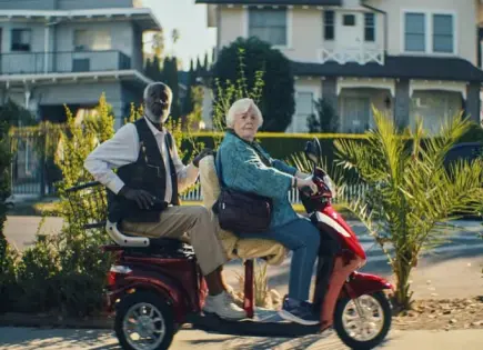 Thelma: una abuela en acción, la comedia que convierte a una mujer de 93 años en heroína inesperada