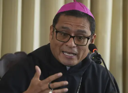 El obispo de Chiclayo defiende que el nuevo papa sí escuchó a víctimas de abuso en su etapa en Perú