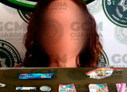 Fardera es sorprendida hurtando en Aurrerá