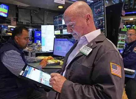 Peso se aprecia y cierra en 19.53 por dólar