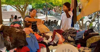 Realizan bazar con causa en la Plaza Juárez