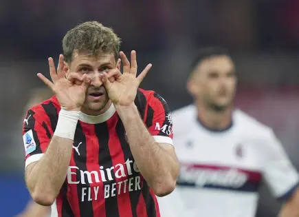 Santi Giménez rescata al AC Milan previo a final de Copa
