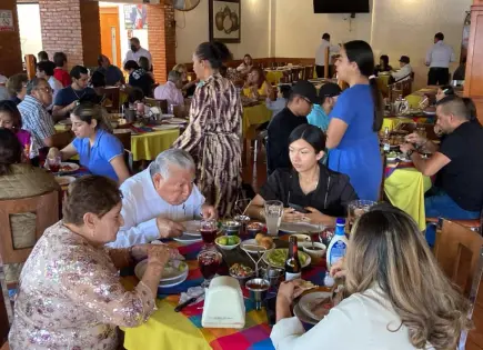 Restaurantes y panteones, llenos por 10 de mayo