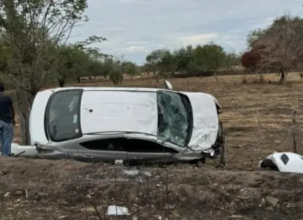 Un herido, en volcadura sobre carretera Tanquián-San Vicente 