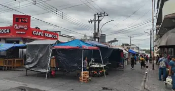 Instalan tianguis del mercado