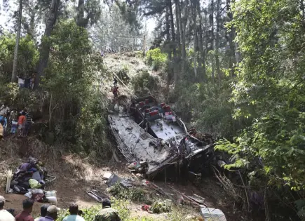 Noticia: 21 muertos en accidente de autobús en Sri Lanka
