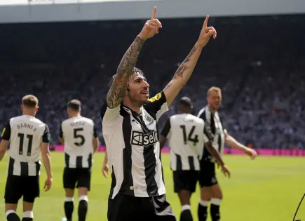 Newcastle se acerca a la Champions tras vencer a Chelsea