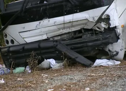 Impactante choque en Los Ángeles: 1 fallecido y múltiples heridos