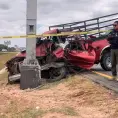 Conductor fallece al chocar con un poste