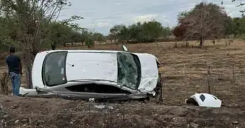 Un lesionado, al volcar automóvil