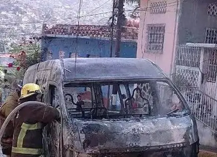 Violencia en Acapulco deja cuatro muertos y urvan incendiada