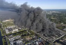 Polonia cierra consulado ruso en Cracovia; acusa a Moscú de sabotaje