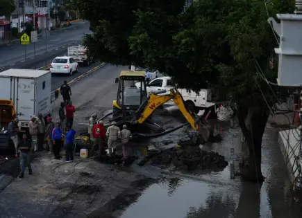 CDMX: Reparan fuga de agua en Venustiano Carranza; habrá baja en el suministro