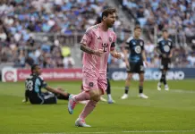 Lionel Messi elige su mejor gol para subastar arte