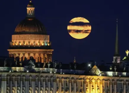 La Luna de Flores ilumina el cielo mexicano con su brillo y simbolismo