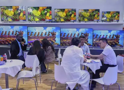Empresas chinas reaccionan con cautela al acuerdo arancelario con EE.UU.