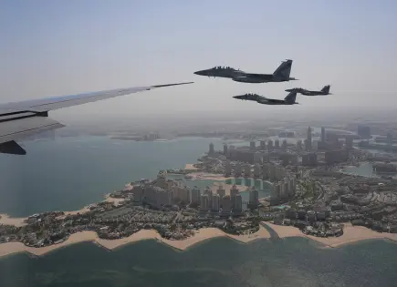 Trump recibe escoltas aéreas ceremoniales de F-15 durante su visita a Qatar y Arabia Saudí