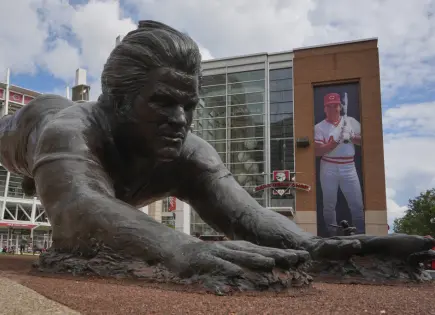 Los Rojos rinden homenaje a Pete Rose un día después de su reincorporación póstuma a la MLB