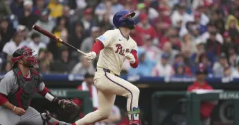 Bryce Harper y Filis de Filadelfia triunfan sobre Cardenales de San Luis