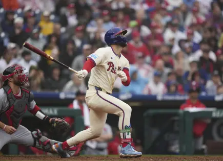 Bryce Harper y Filis de Filadelfia triunfan sobre Cardenales de San Luis