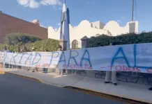 Protestan en SLP por detención de defensor salvadoreño egresado de la UASLP