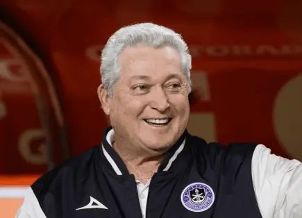 Víctor Manuel Vucetich renuncia al Mazatlán FC tras un año al mando
