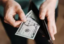 El peso mexicano abre en 19.34 por d&oacute;lar, impulsado por el retroceso de la moneda estadounidense