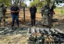 Fuerzas federales aseguran arsenal y veh&iacute;culos robados en Culiac&aacute;n y Elota