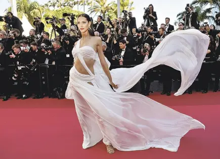EN LA ALFOMBRA ROJA DE CANNES PROHIBEN LA DESNUDEZ