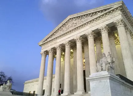 La Corte Suprema de EEUU escucha el caso de ciudadanía por nacimiento