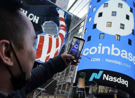 Ciberdelincuentes atacan a Coinbase con robo de datos y rescate millonario