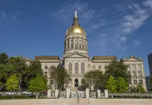 Prohibición del aborto en Georgia obliga a mantener con soporte vital a mujer con muerte cerebral