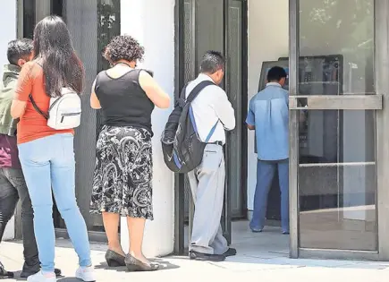 Bancos en México ganaron 76 mmdp