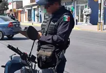 Investigan a polic&iacute;a capitalino que habr&iacute;a recibido mordida
