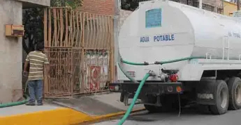 Alertan escasez de agua en el Centro Histórico