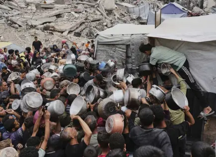 Israel intensifica bombardeos en Gaza: al menos 93 muertos en plena gira de Trump por Medio Oriente